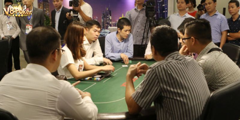 Các Chiến Lược Đỉnh Cao Trong Poker Online