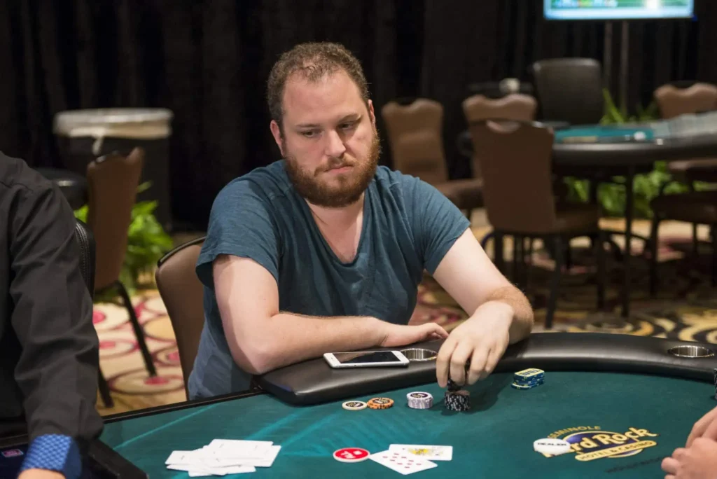Cách Chơi Poker Luôn Thắng Từ Cao Thủ Chuyên Nghiệp 8 Những lưu ý quan trọng khi chơi poker tại cổng game V8poker