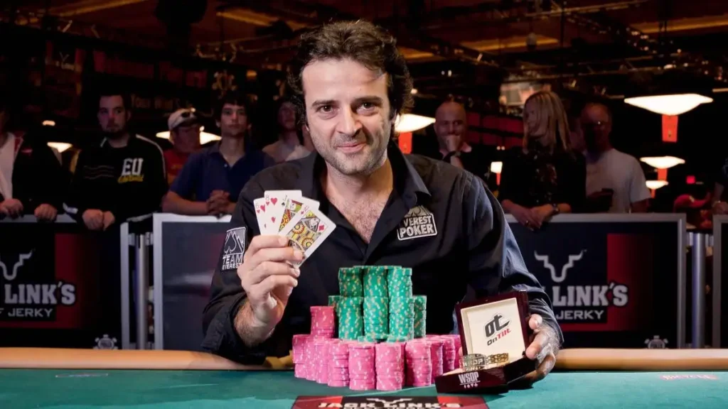 Cách Chơi Poker Luôn Thắng Từ Cao Thủ Chuyên Nghiệp 6 Các chiến thuật của cao thủ chuyên nghiệp tại V8poker