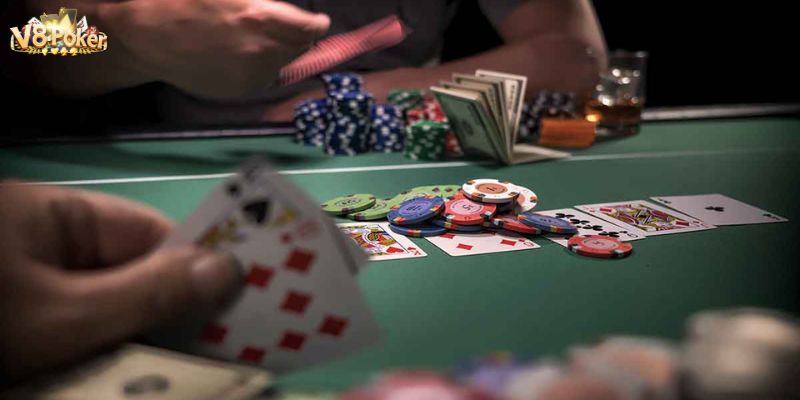Cách chơi Poker đối đầu làm chủ thế trận 4 Chơi đối đầu trong poker là gì?